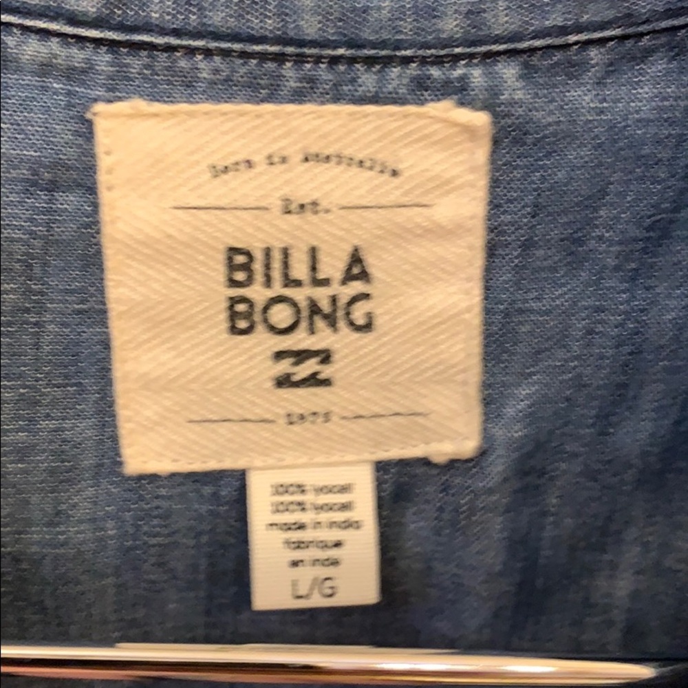 Billabong Frayed Bottom Demin Button Up! - image 5